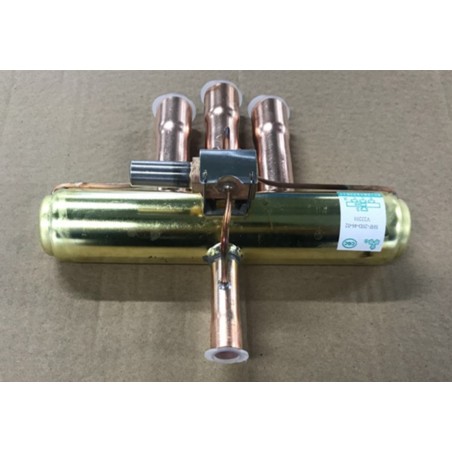 DAIKIN 1858062 BODY/ FOUR-WAY VALVE (PIPE)